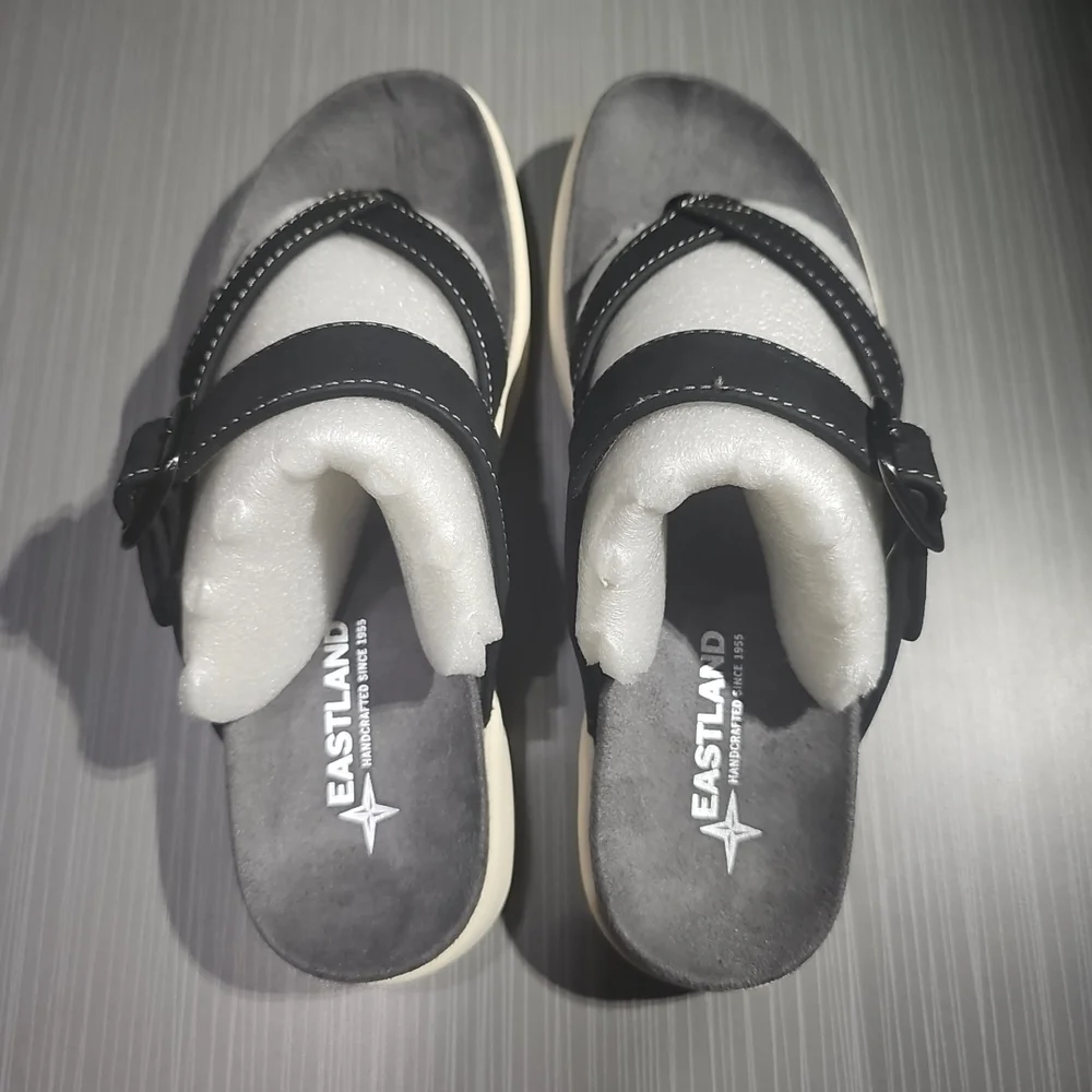Eastland Commonwealth‎ Women’s Sandals In Black Size 9 NEW In Box